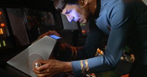 star-trek_spock_bridge-viewer